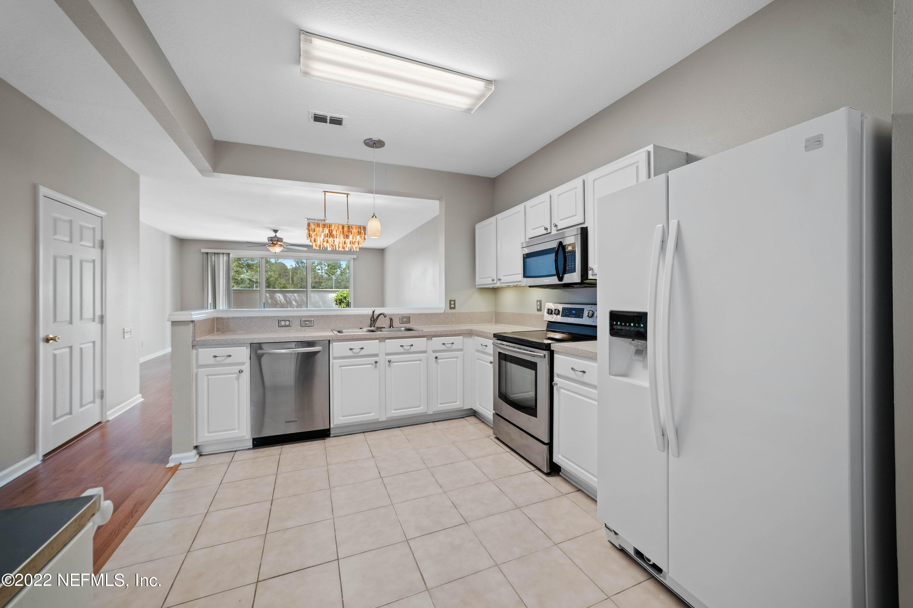 7990 Baymeadows Road East, Unit 1203 Jacksonville, FL 32256 - Photo 3 of 37 Kitchen