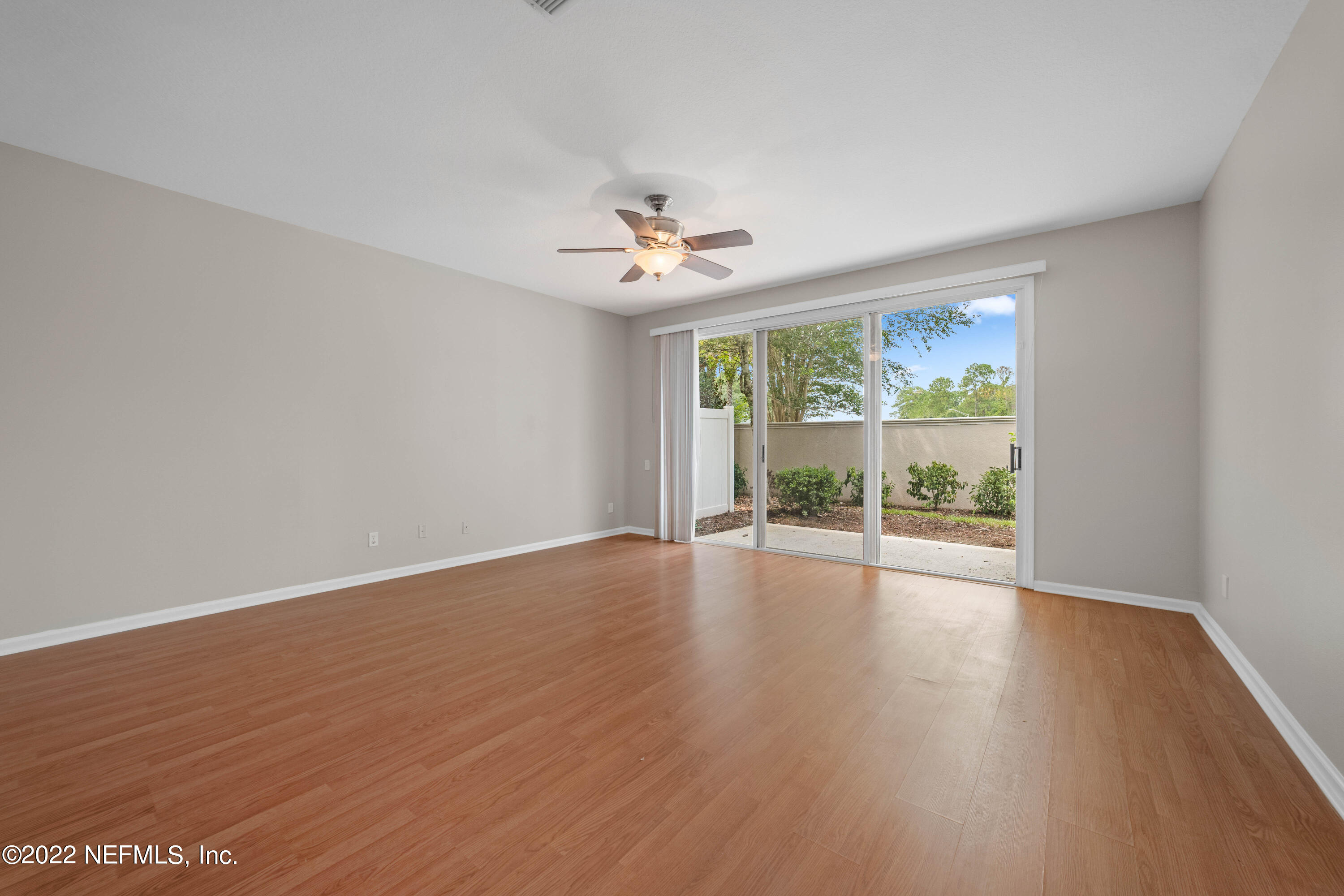 7990 Baymeadows Road East, Unit 1203 Jacksonville, FL 32256 - Photo 10 of 37 Living room