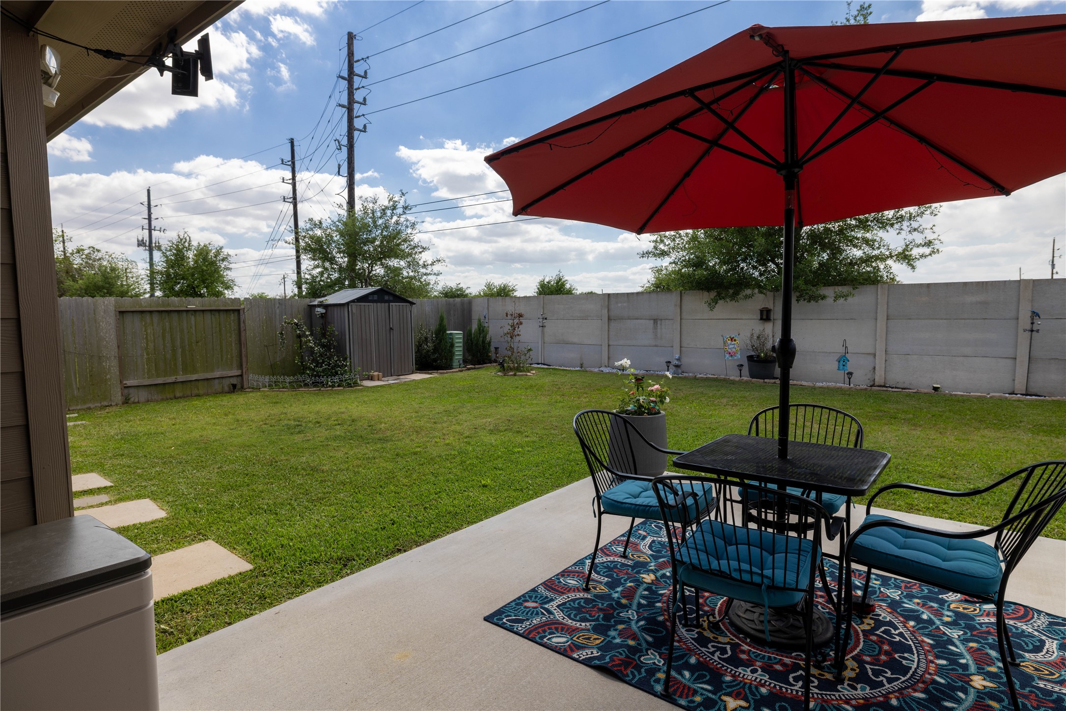 5715 Prairie Chapel Road Katy, TX 77493 - Photo 28 of 30 a view of a backyard with sitting area
