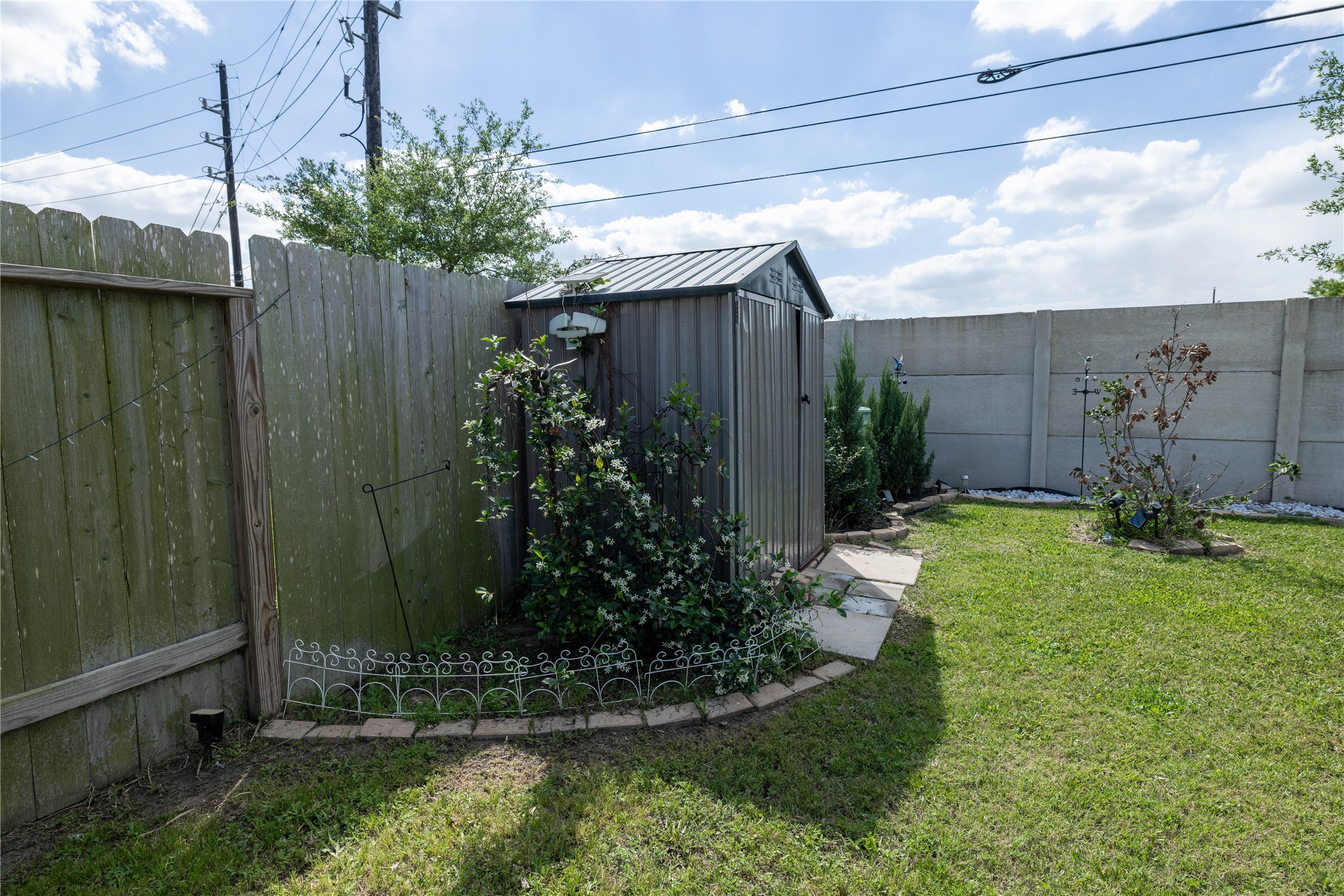 5715 Prairie Chapel Road Katy, TX 77493 - Photo 29 of 30 a view of a backyard with plants