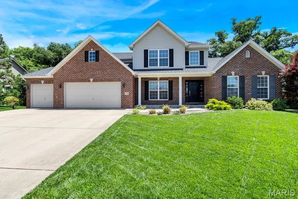 $450,000 | 3228 Roan Hill Drive, Belleville, IL 62221