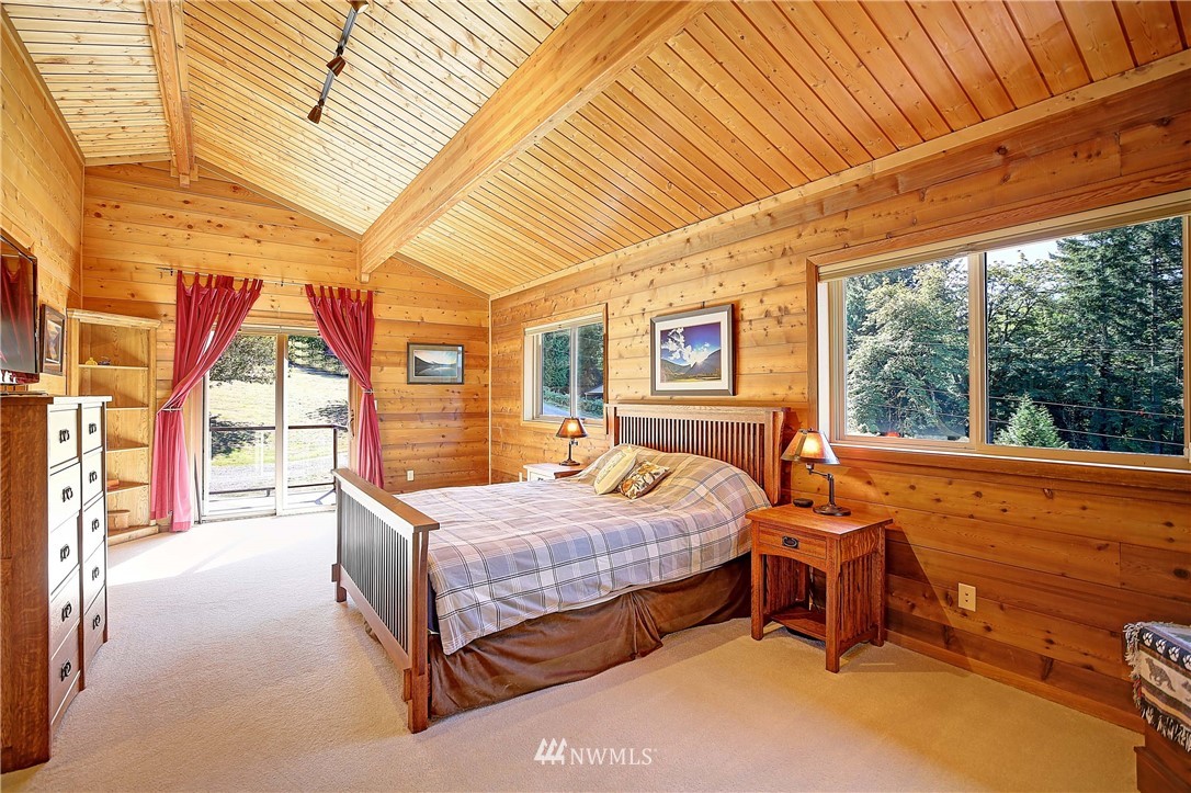 16335 Tiger Mountain Road Southeast Issaquah, WA 98027 - Photo 16 of 33 Gallery Image 16
