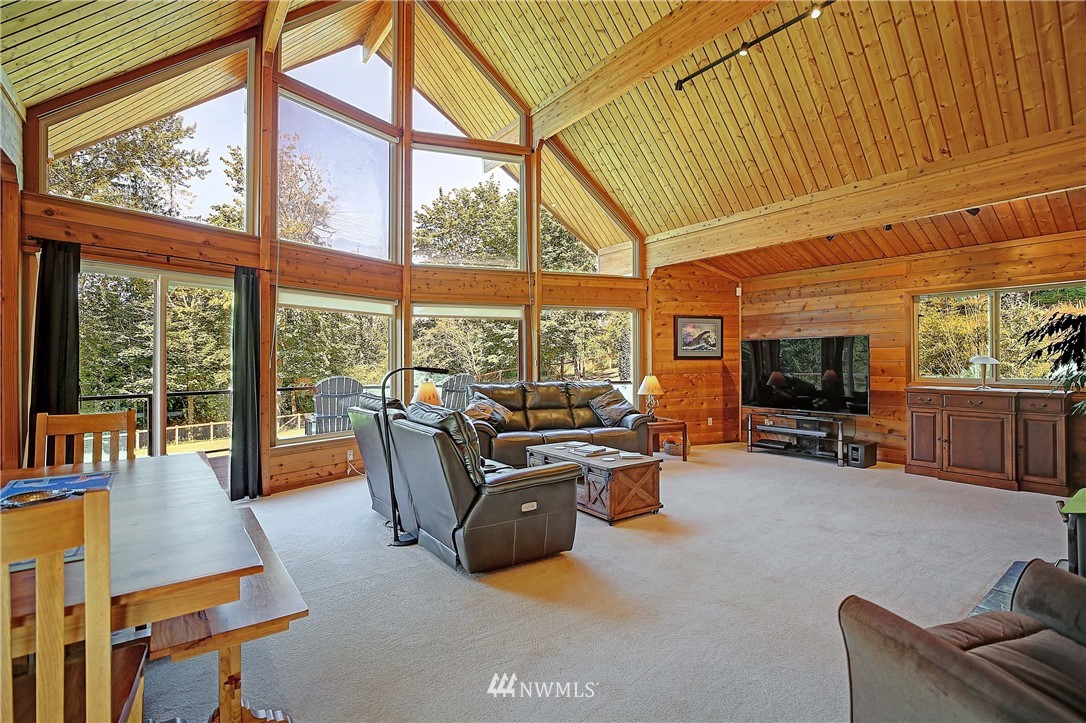 16335 Tiger Mountain Road Southeast Issaquah, WA 98027 - Photo 25 of 33 Gallery Image 25