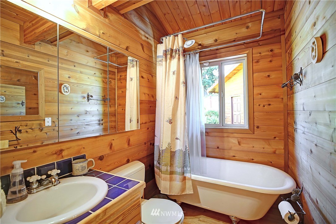 16335 Tiger Mountain Road Southeast Issaquah, WA 98027 - Photo 30 of 33 Gallery Image 30