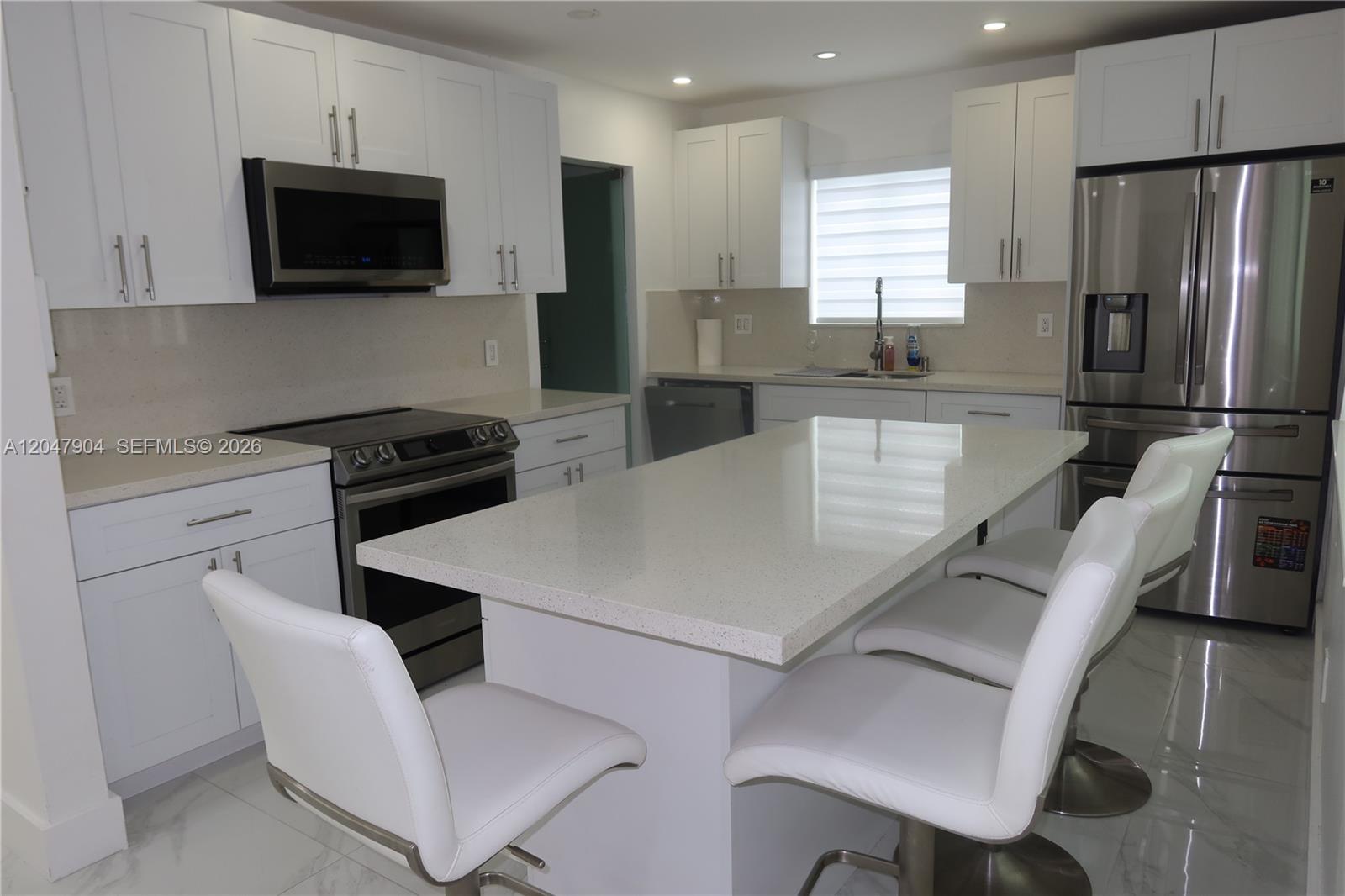 4401 Southwest 102nd Place Miami, FL 33165 - Photo 9 of 21