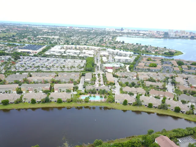 $2,600 | 990 Millbrae Court, Unit 1, West Palm Beach, FL 33401