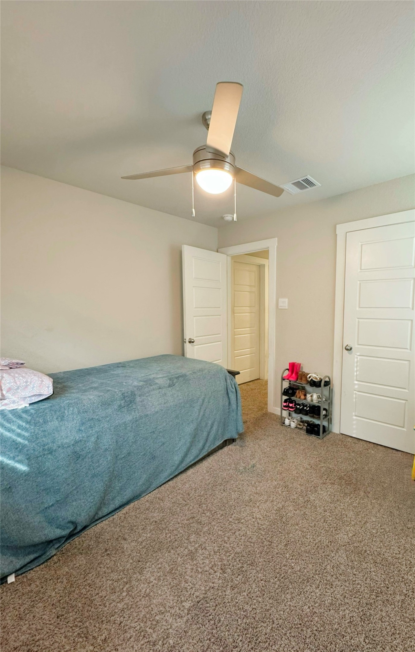 12711 Basinghall Lane Houston, TX 77047 - Photo 21 of 25 a view of car garage