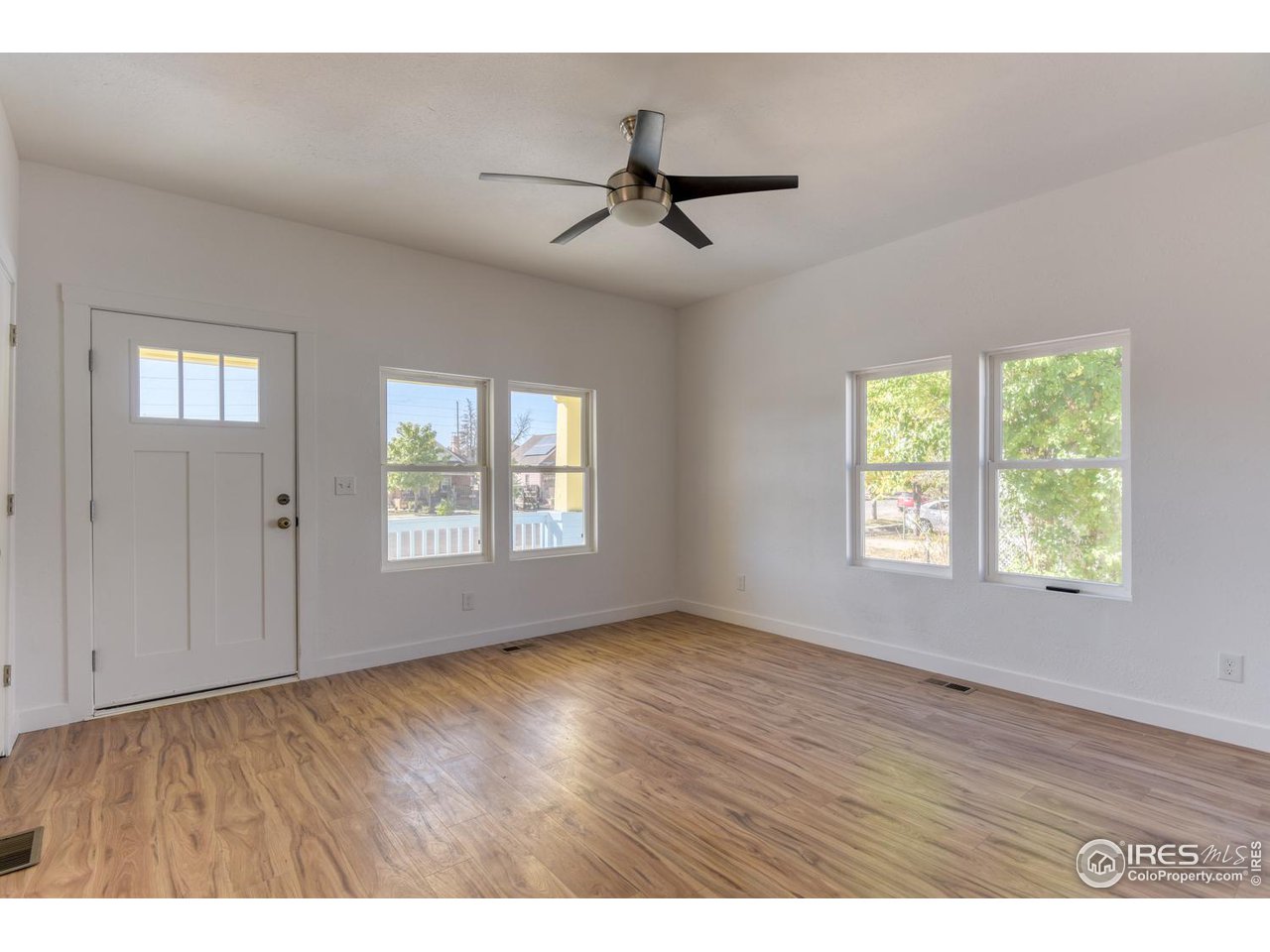 415 10th Street Greeley, CO 80631 - Photo 4 of 26
