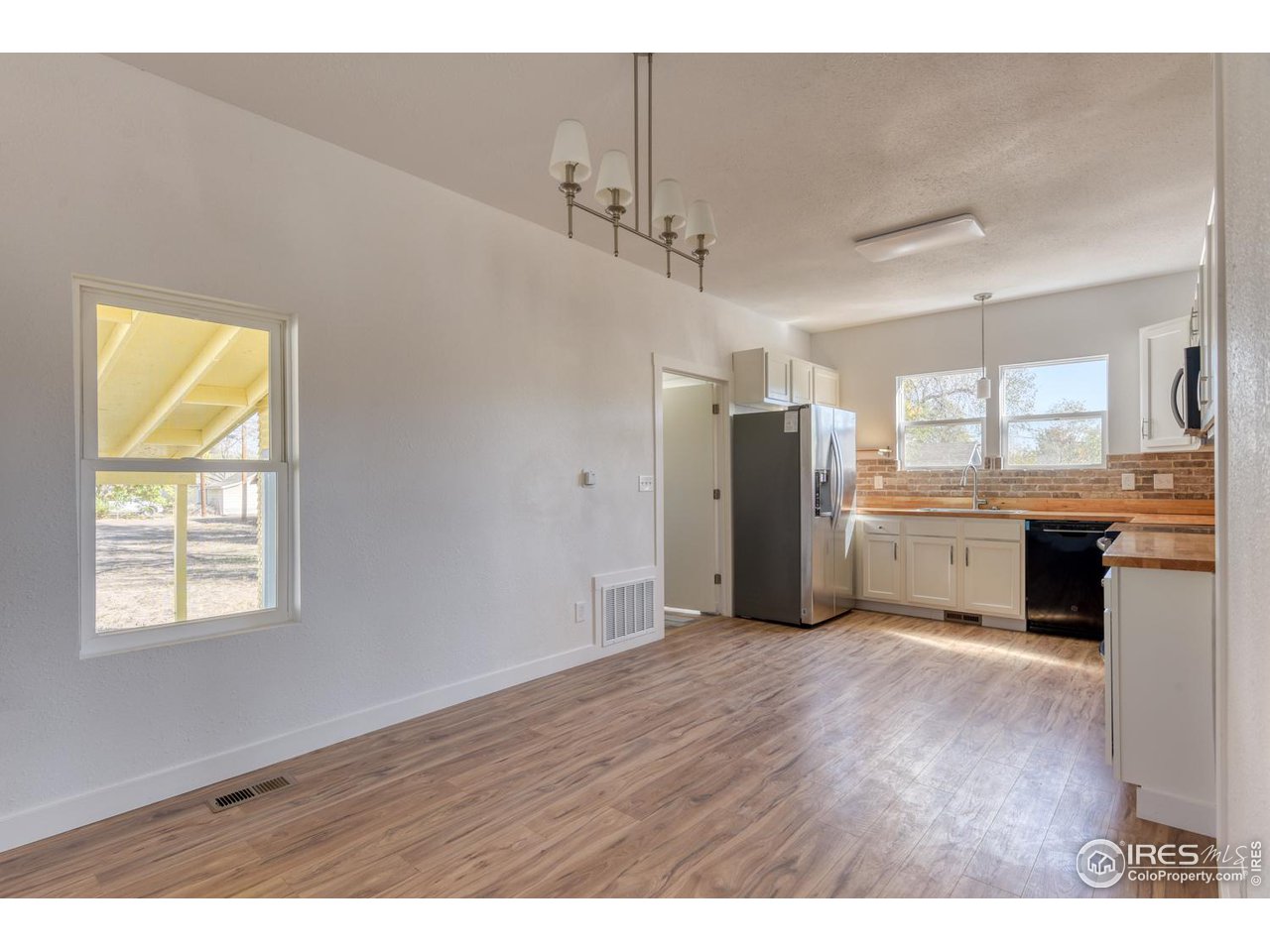 415 10th Street Greeley, CO 80631 - Photo 8 of 26