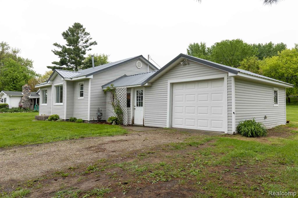 968 North Wilder Road Lapeer, MI 48446 - Photo 24 of 31
