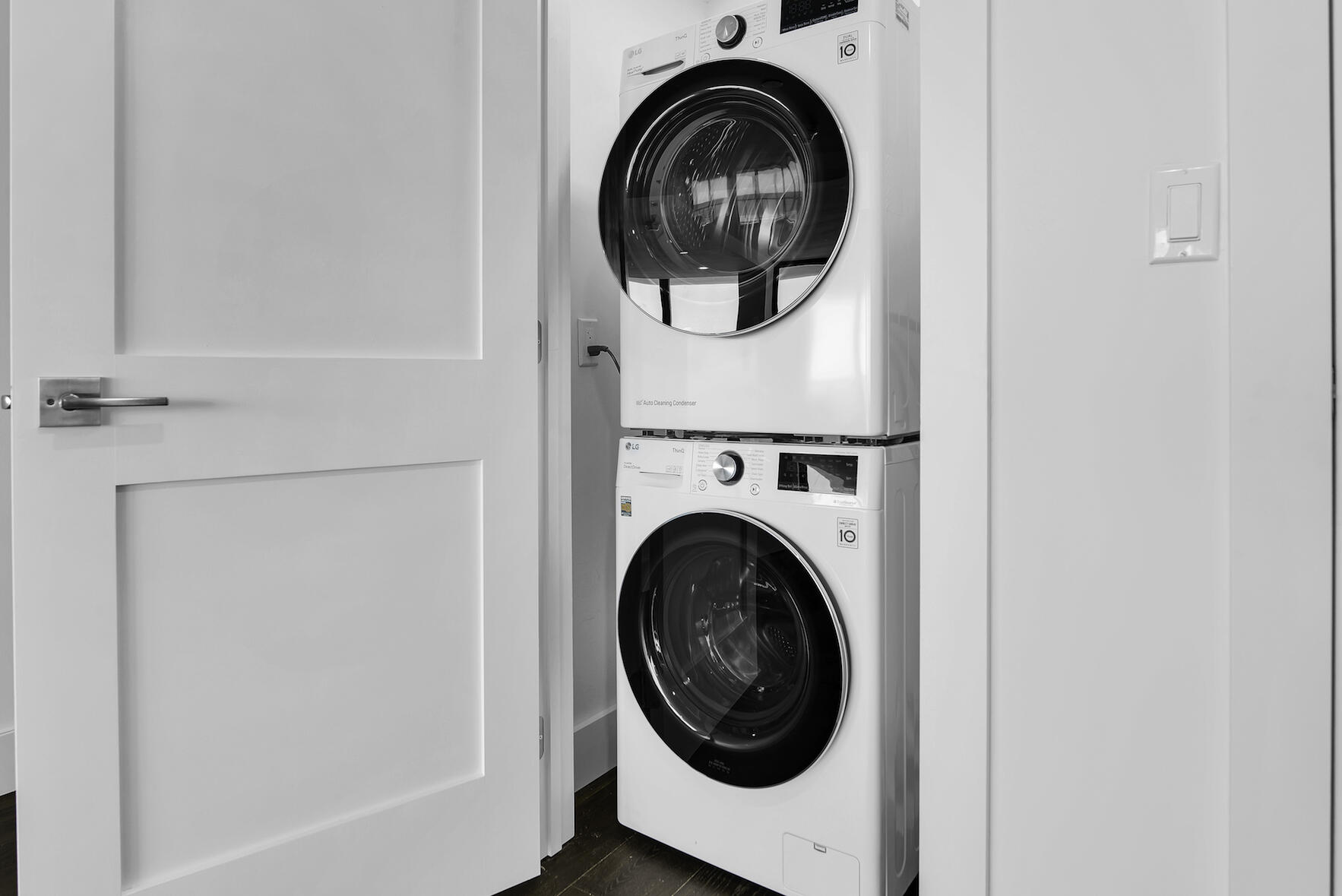 250 South Ocean Boulevard, Unit 2E Boca Raton, FL 33432 - Photo 14 of 24 Washer and dryer