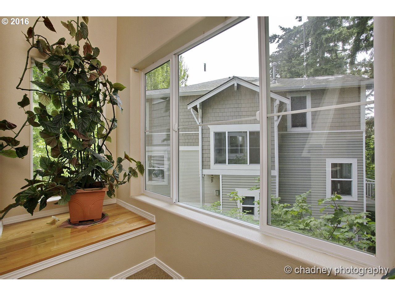 14194 Southwest Barrows Road, Unit 31 Tigard, OR 97223 - Photo 20 of 27 Staircase