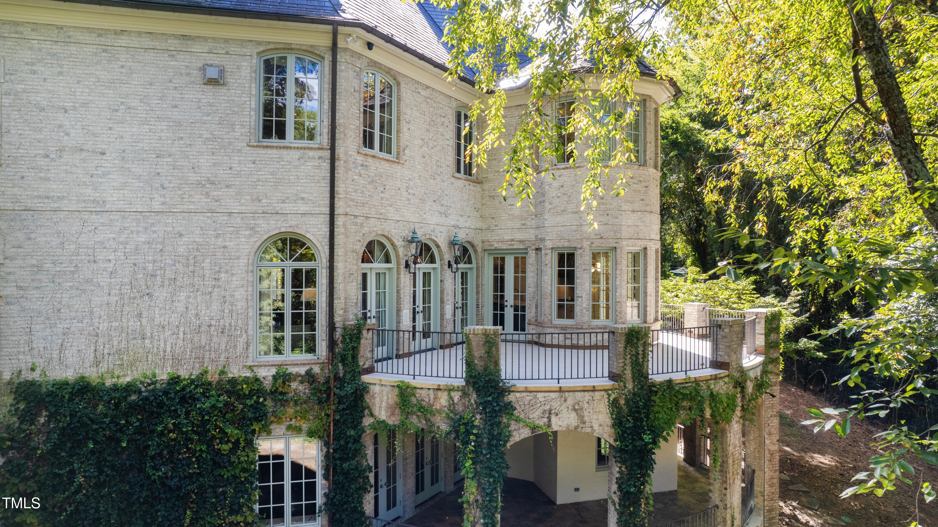 2658 Davis Street Raleigh, NC 27608 - Photo 24 of 99 front view of a house with a tree