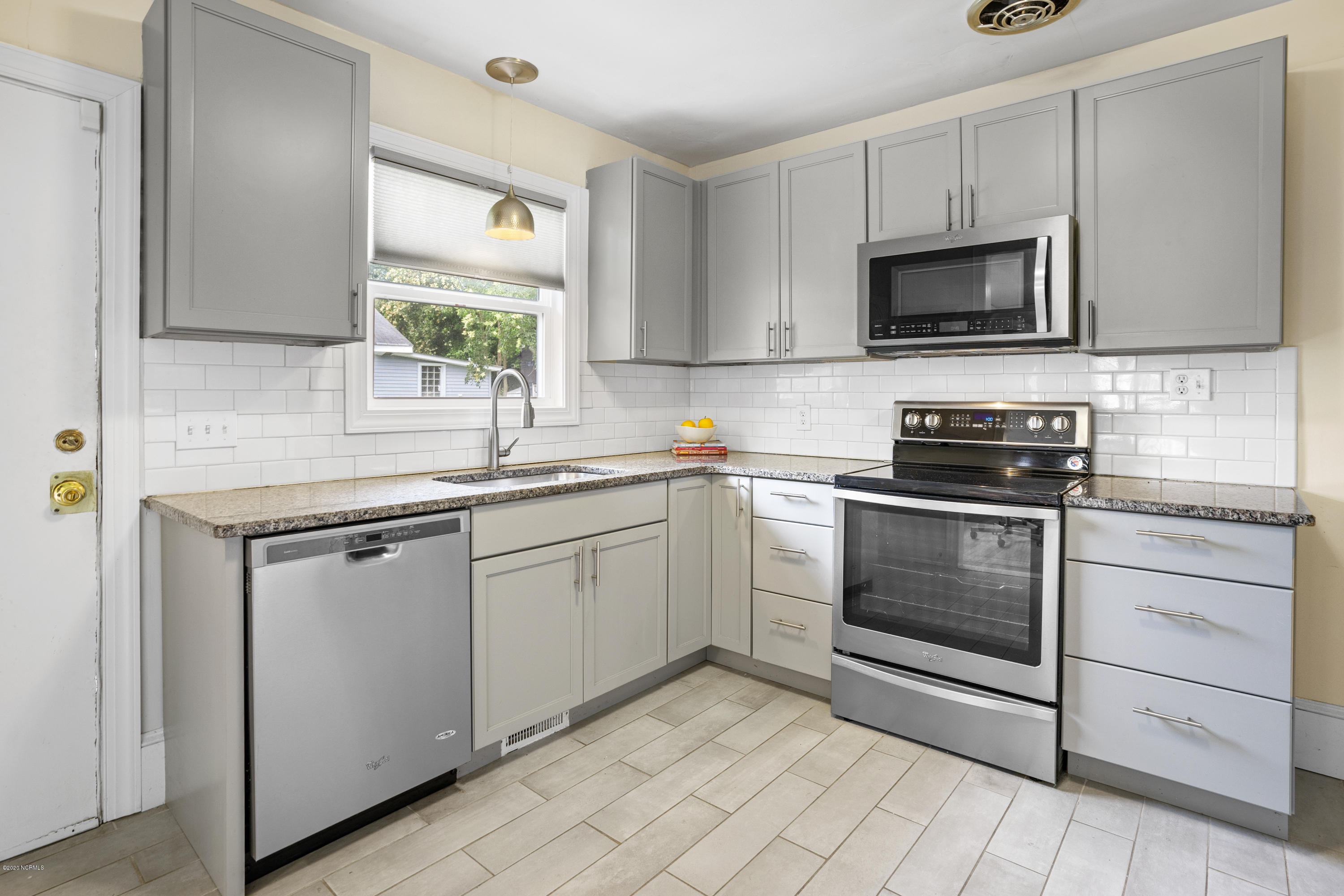 2501 Chestnut Street Wilmington, NC 28405 - Photo 11 of 28 2501 Chestnut St-23