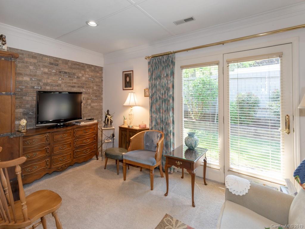 923 Kanuga Road Hendersonville, NC 28739 - Photo 4 of 12 Gallery Image 4