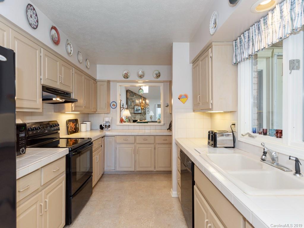 923 Kanuga Road Hendersonville, NC 28739 - Photo 7 of 12 Gallery Image 7