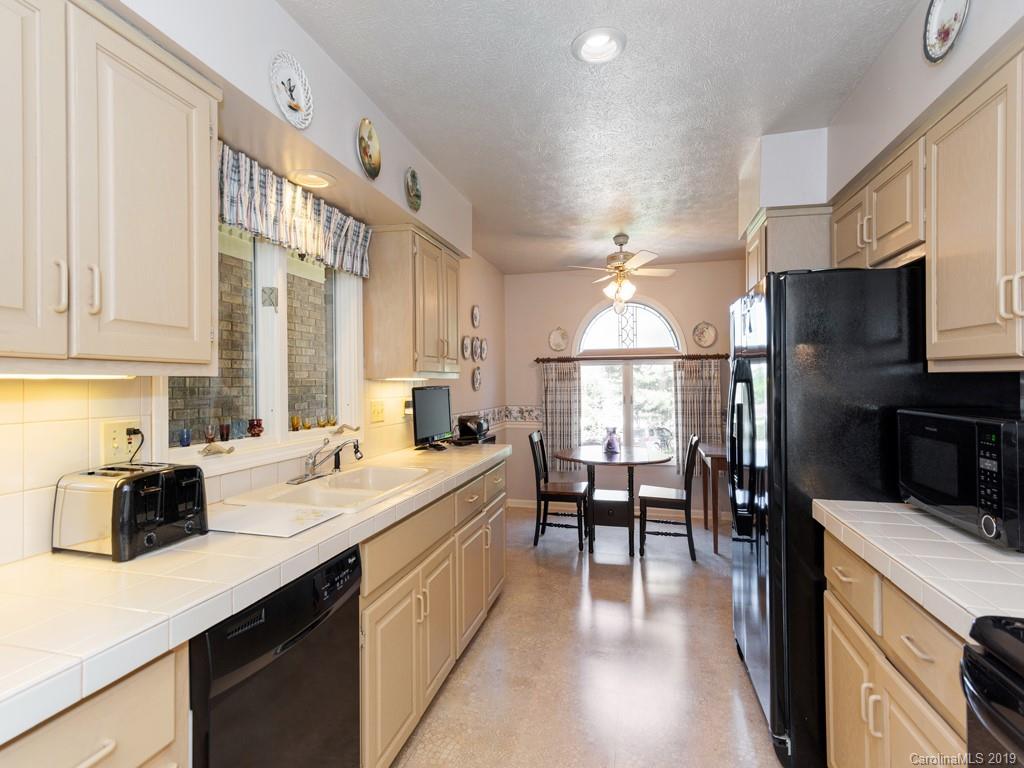 923 Kanuga Road Hendersonville, NC 28739 - Photo 8 of 12 Gallery Image 8