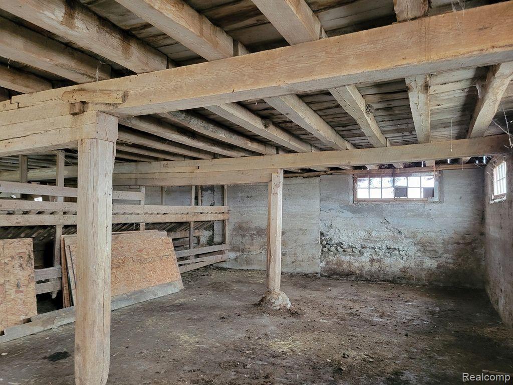 5528 Pratt Road Lapeer, MI 48446 - Photo 23 of 71 Large Barn lower