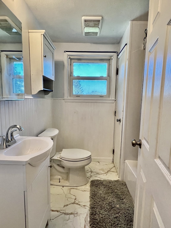9 Champlain Drive Hudson, MA 01749 - Photo 17 of 19