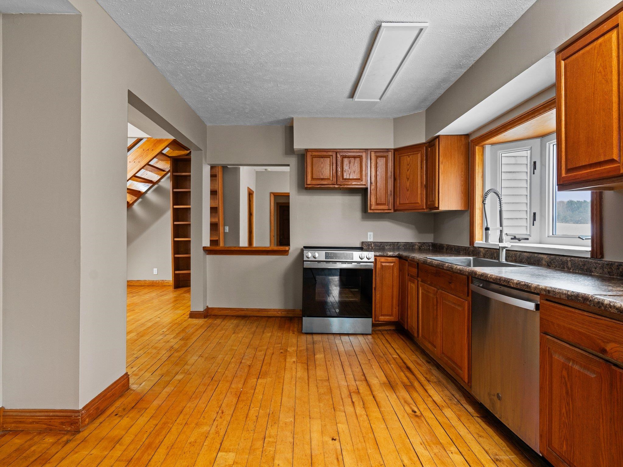 2915 East Hammond Road Traverse City, MI 49686 - Photo 6 of 42