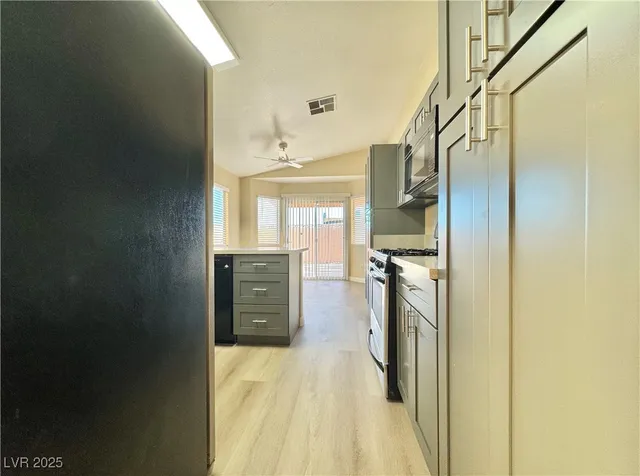 $2,050 | 1009 Torington Drive, Las Vegas, NV 89108