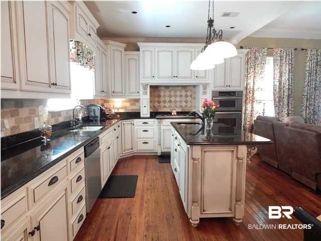 2501 Spring Hill Avenue Mobile, AL 36607 - Photo 2 of 24