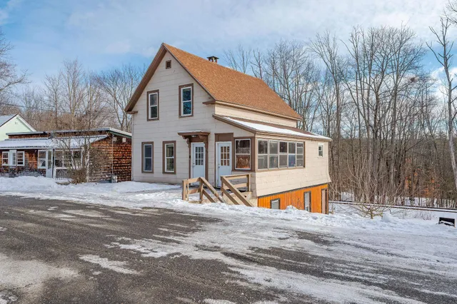 $324,900 | 89 Charles Street, Milton, NH 03851