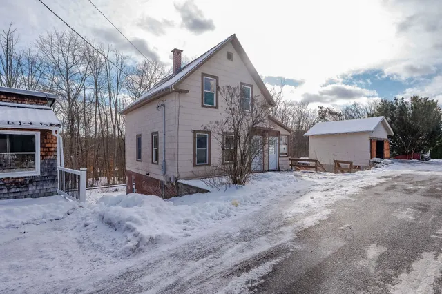 $324,900 | 89 Charles Street, Milton, NH 03851