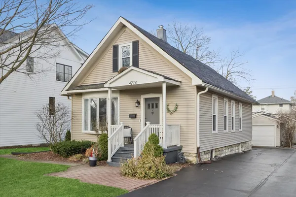 $499,000 | 4714 Highland Avenue, Downers Grove, IL 60515