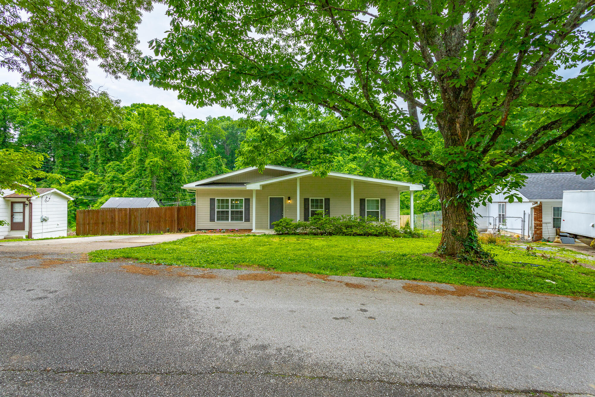 9039 Wooten Road Chattanooga, TN 37416 - Photo 43 of 47 9039 Wooten Rd-52
