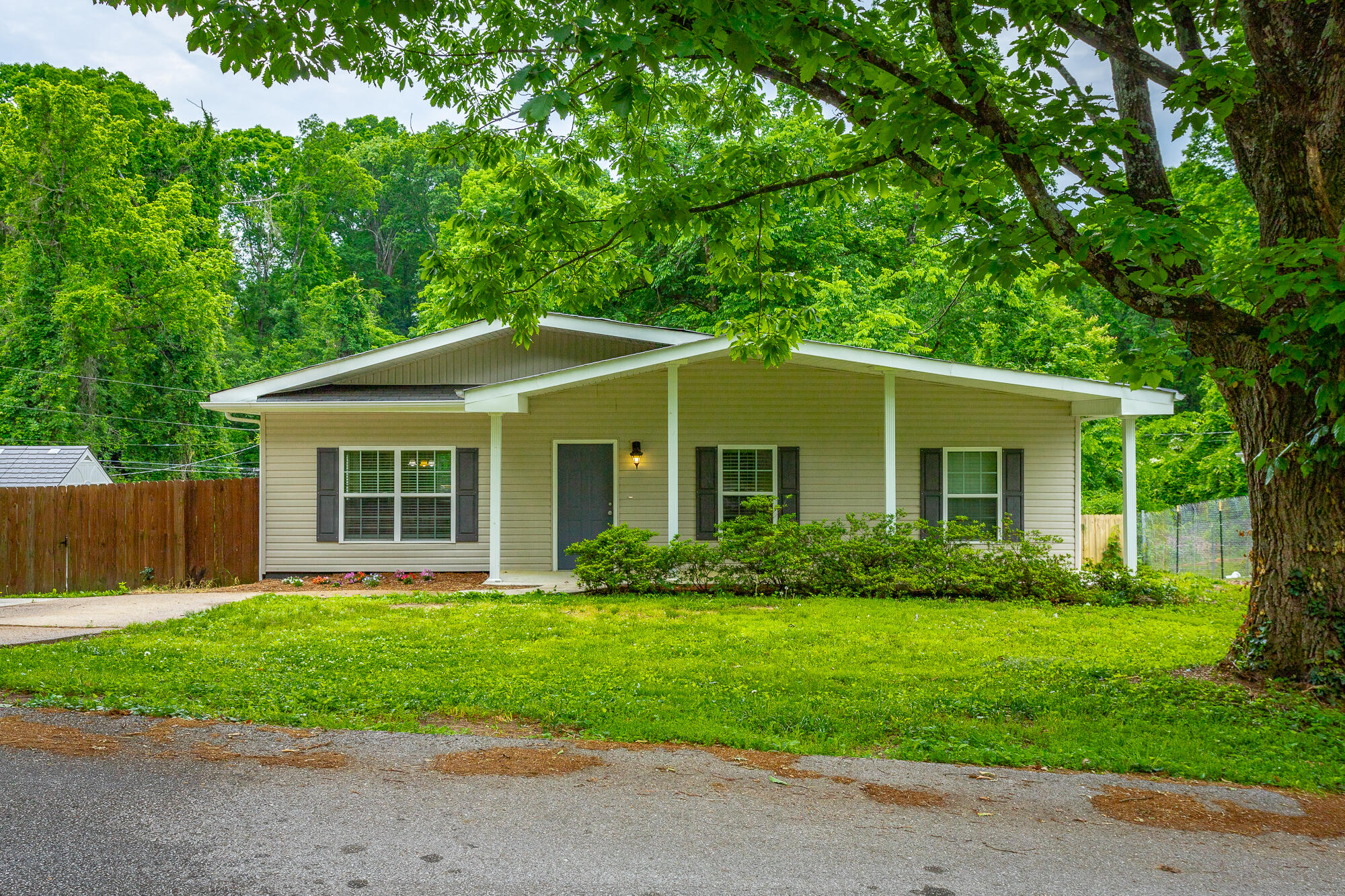9039 Wooten Road Chattanooga, TN 37416 - Photo 44 of 47 9039 Wooten Rd-53