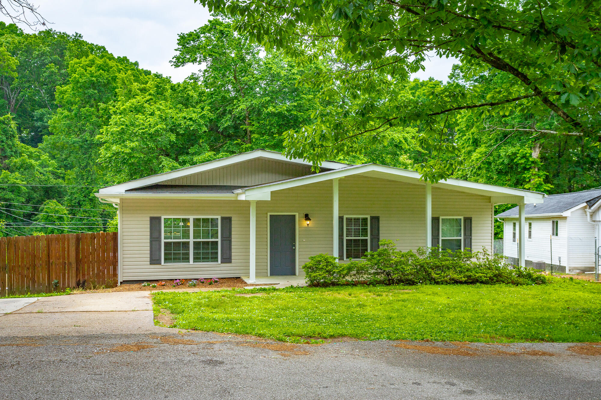 9039 Wooten Road Chattanooga, TN 37416 - Photo 46 of 47 9039 Wooten Rd-55