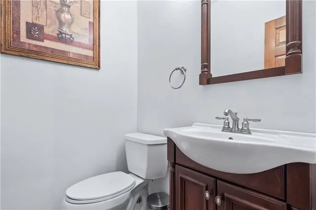 $575,000 | 10438 West 125th Terrace, Overland Park, KS 66213