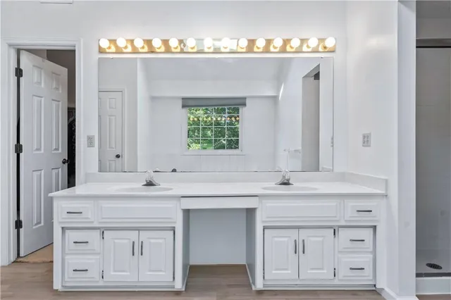 $575,000 | 10438 West 125th Terrace, Overland Park, KS 66213