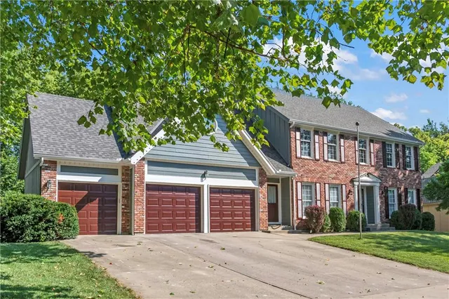 $575,000 | 10438 West 125th Terrace, Overland Park, KS 66213