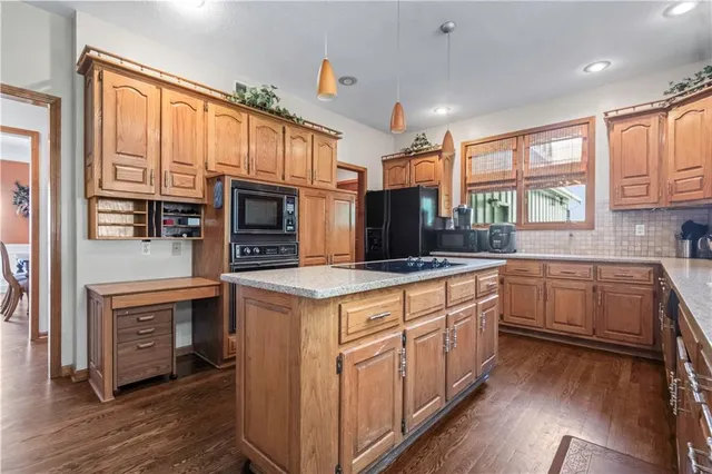 $575,000 | 10438 West 125th Terrace, Overland Park, KS 66213