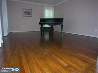 96 Roberts Road Newtown Square, PA 19073 - Photo 4 of 6 Living Room