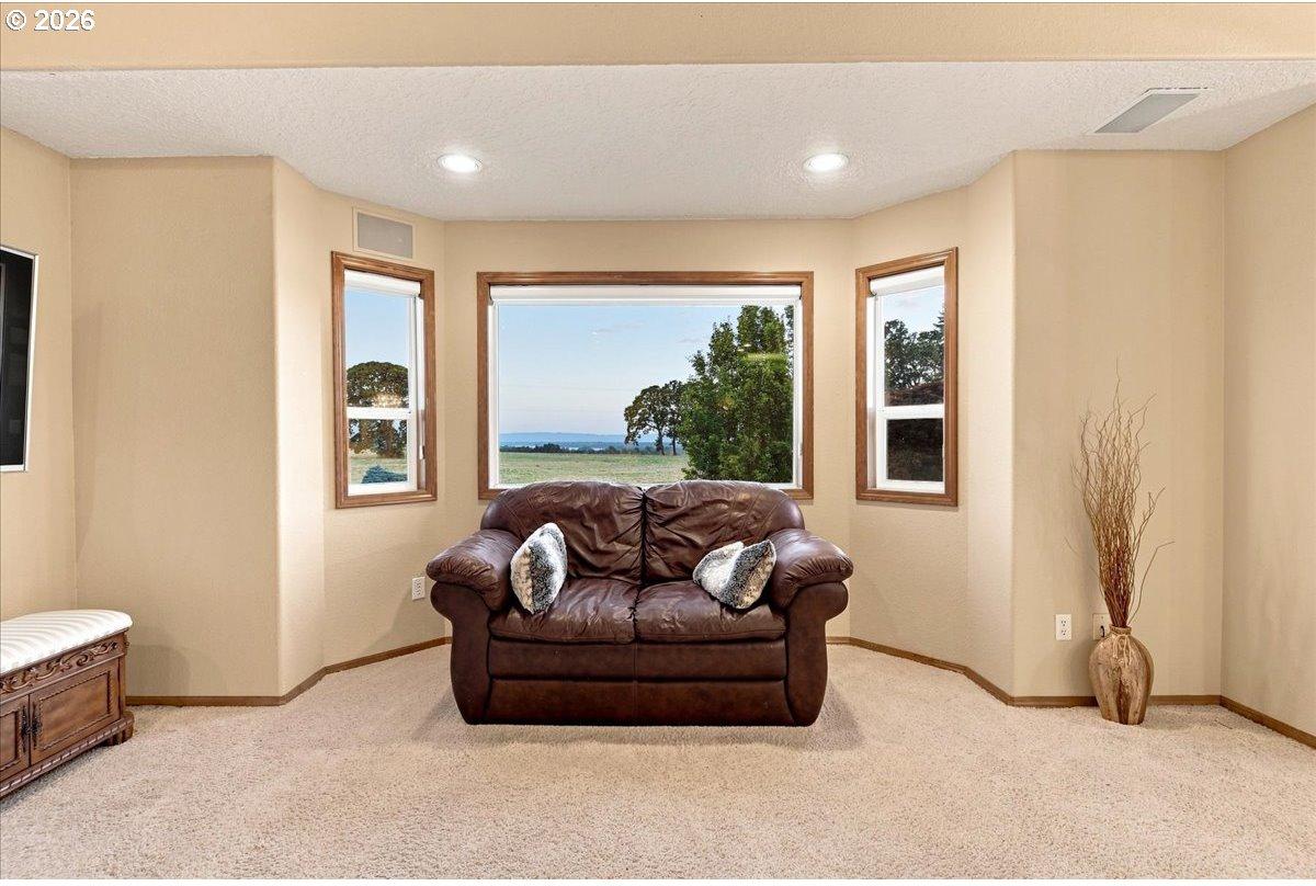 6510 Northwest 209th Street Ridgefield, WA 98642 - Photo 18 of 48 Family Room