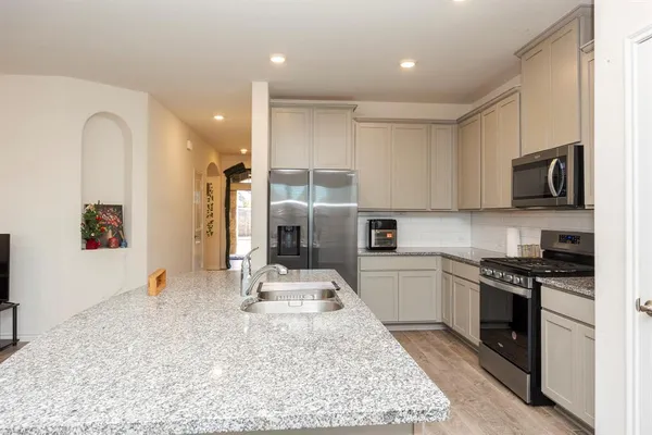 $319,900 | 10318 Thunderwood Drive, Aubrey, TX 76227