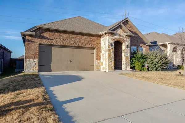 $319,900 | 10318 Thunderwood Drive, Aubrey, TX 76227