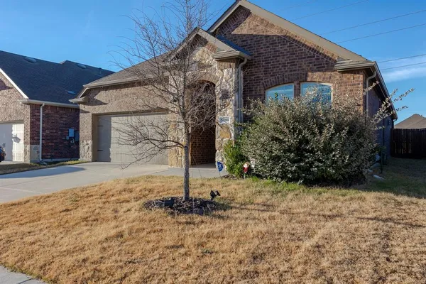 $319,900 | 10318 Thunderwood Drive, Aubrey, TX 76227