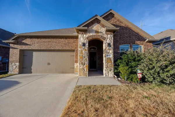 $319,900 | 10318 Thunderwood Drive, Aubrey, TX 76227