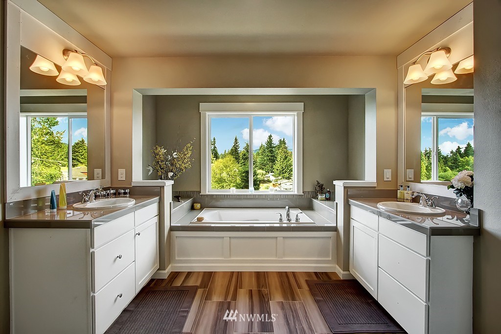 827 Lyons Avenue Northeast Renton, WA 98059 - Photo 14 of 23 Gallery Image 14