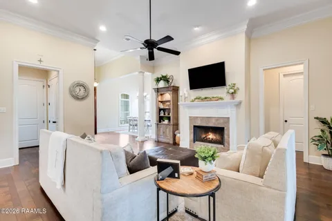 $335,000 | 219 Country Park Drive, Youngsville, LA 70592