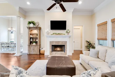 $335,000 | 219 Country Park Drive, Youngsville, LA 70592