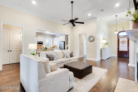 $335,000 | 219 Country Park Drive, Youngsville, LA 70592