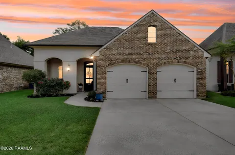 $335,000 | 219 Country Park Drive, Youngsville, LA 70592