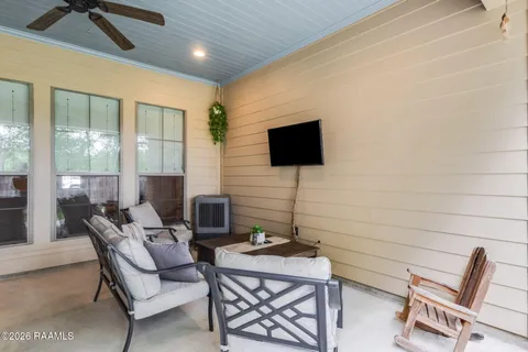 $335,000 | 219 Country Park Drive, Youngsville, LA 70592