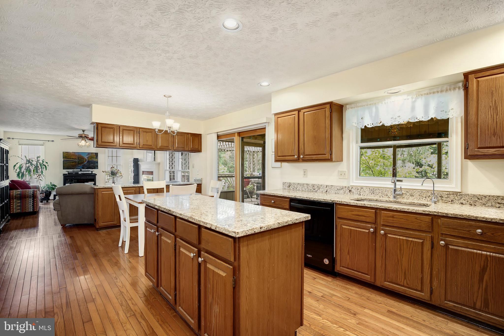 17110 Spates Hill Road Poolesville, MD 20837 - Photo 6 of 42