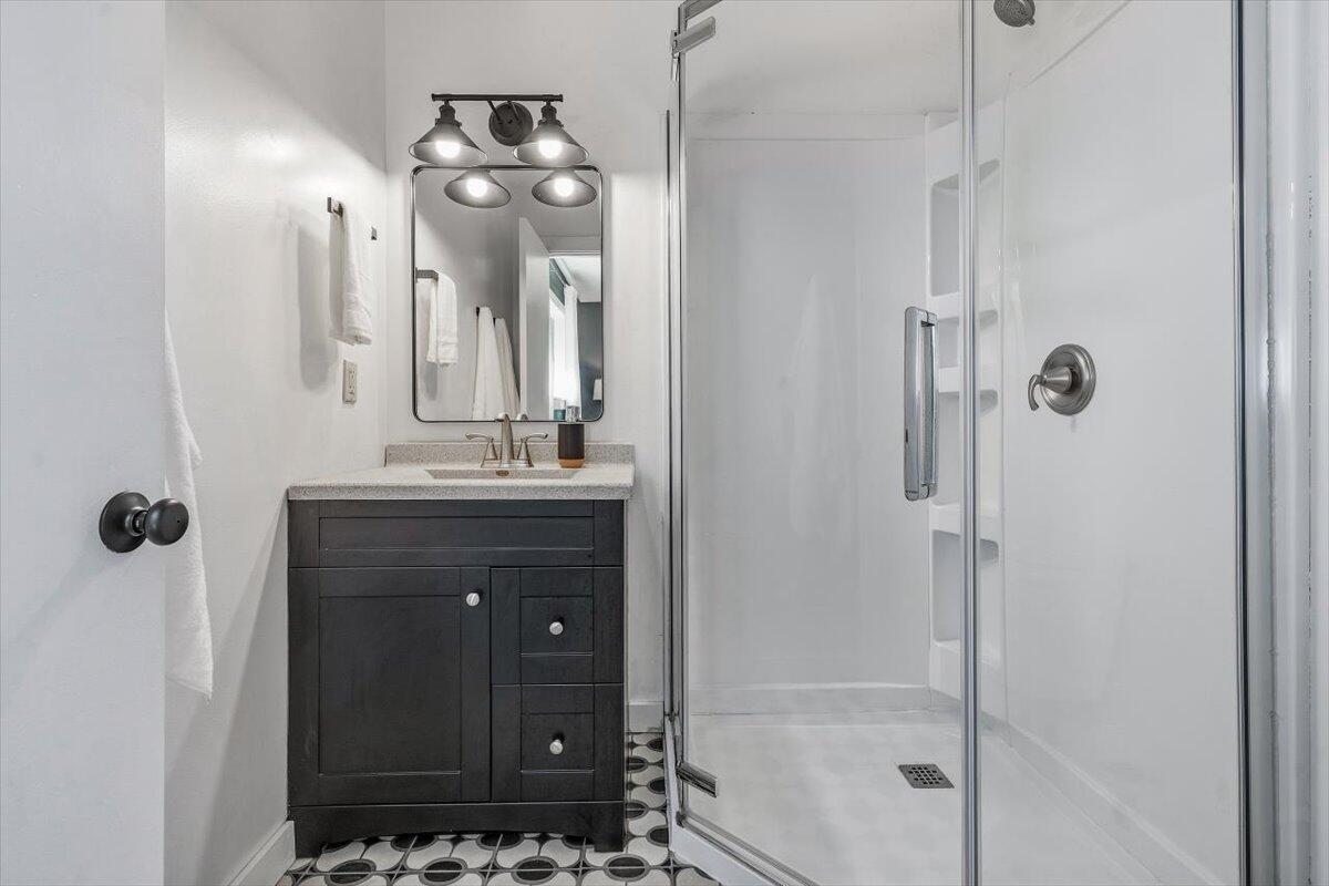 112 Butternut Street Three Oaks, MI 49128 - Photo 22 of 35 en suite
